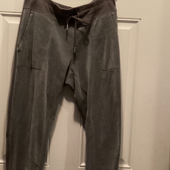 Tommy Hilfiger pants. Size Large. Gray. Like new. - Picture 1 of 2